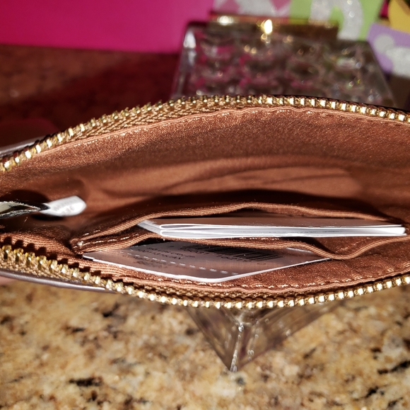 Coach Wristlet with lips printstyle NWT - Picture 6 of 9